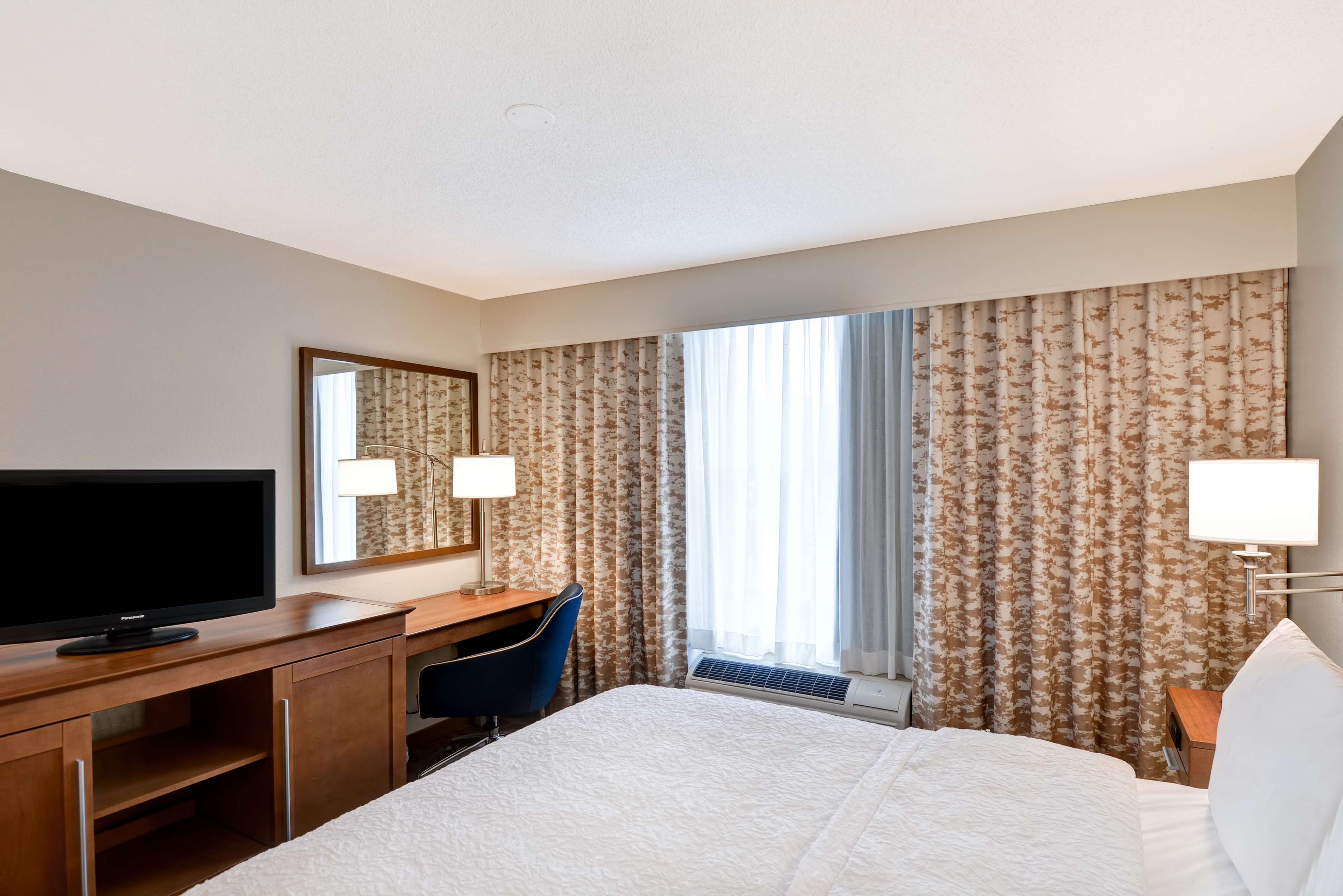 Hampton Inn by Hilton State College - Tap to explore photos