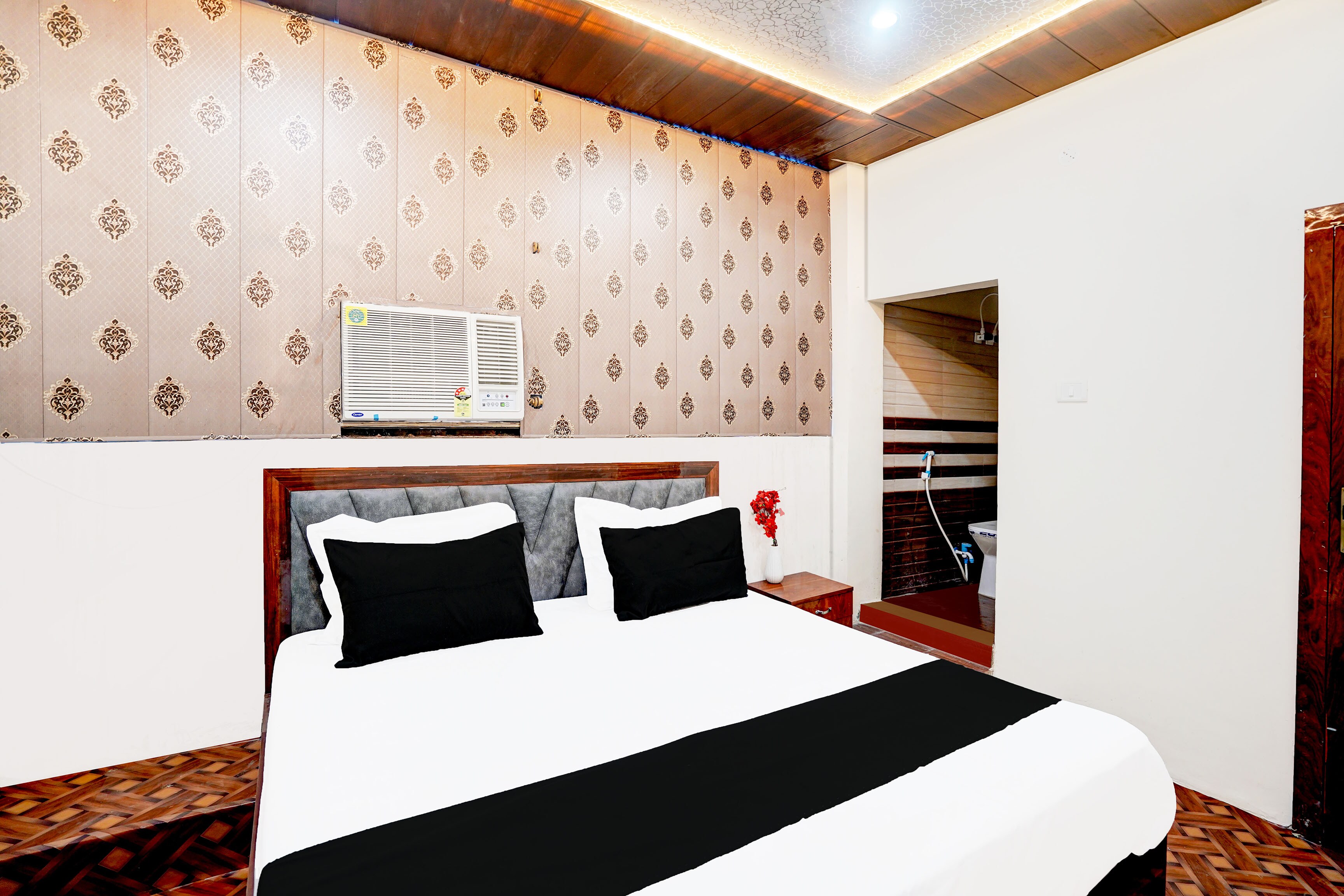 Hotel O by OYO ABHIK GRAND - Tap to explore photos