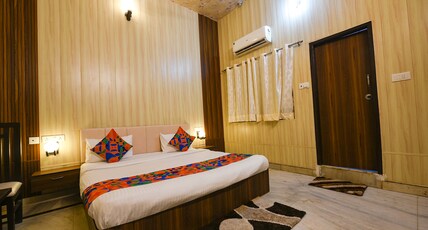 Via Grand Palace Room Type - Deluxe Room