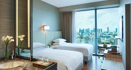 Courtyard by Marriott Singapore Novena Room Type - Premier Room, Guest room, 2 Twins, Skyline view, High floor Courtyard by Marriott Singapore Novena Room Type - Premier Room, Guest room, 2 Twins, Skyline view, High floor