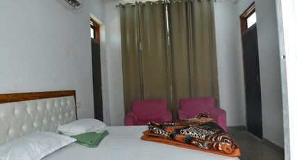 Hotel Shyam Palace Room Type - Delux Room with Balcony and Front View