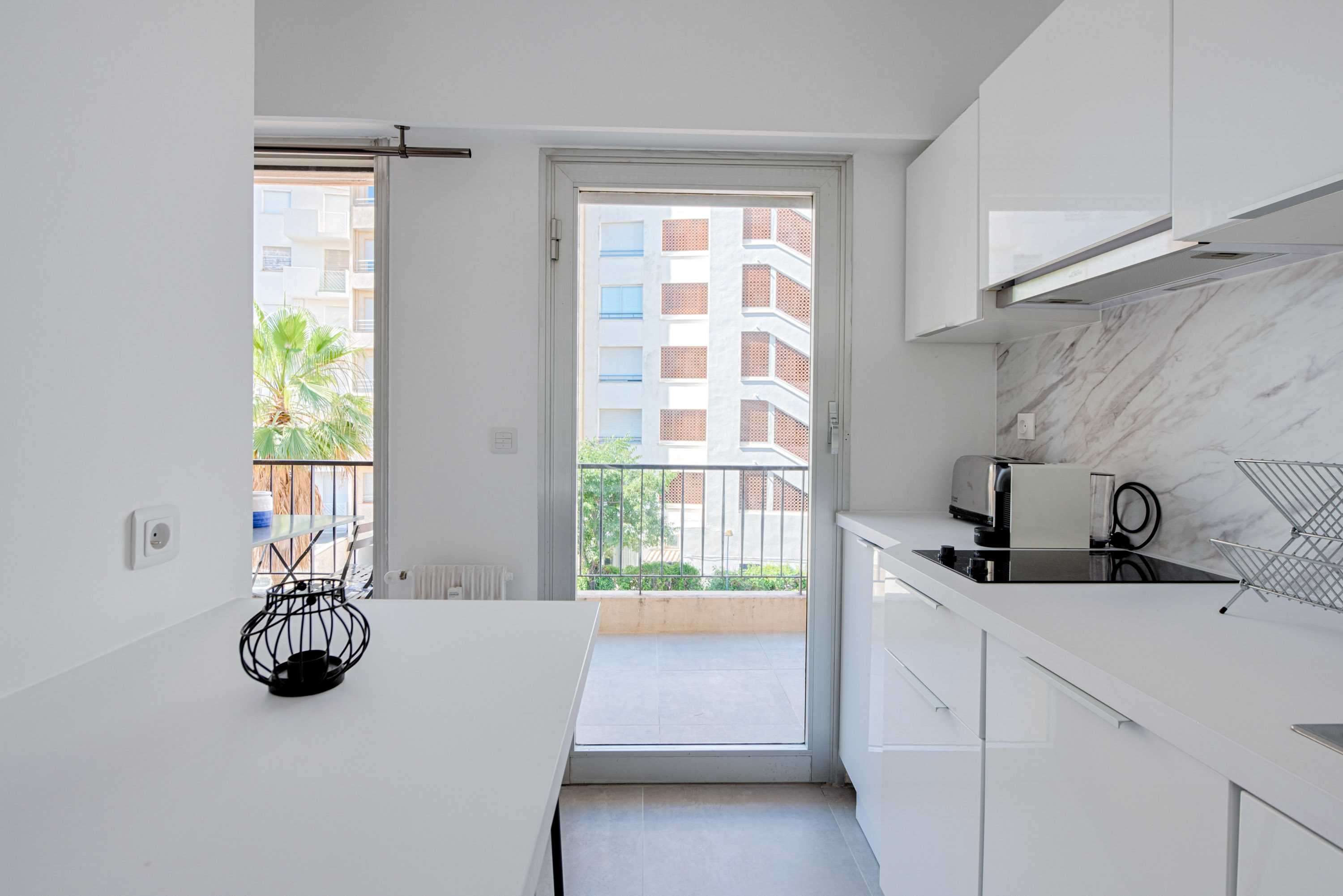 Beautiful flat with balcony - 200m from the beach 10 - Tap to explore photos
