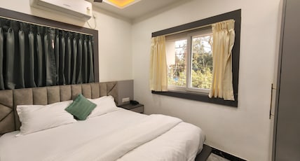HOTEL GATEWAY - ASANSOL Room Type - Deluxe Room HOTEL GATEWAY - ASANSOL Room Type - Deluxe Room