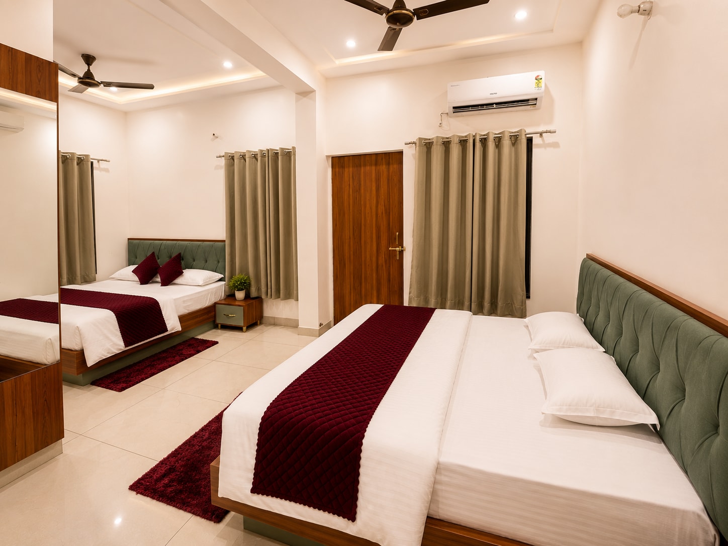 Hotel Sarweshwar Palace. - Tap to explore photos