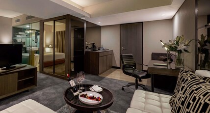 Pullman Jakarta Indonesia Room Type - DELUXE ROOM, 2 Single Size Beds