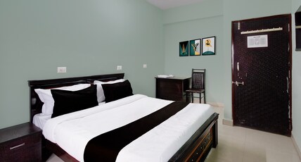 Hotel O SLN Gachibowli Formerly Laxmi Residency Room Type - Classic Hotel O SLN Gachibowli Formerly Laxmi Residency Room Type - Classic