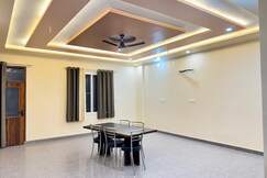 Hotel Shree Radha Raman