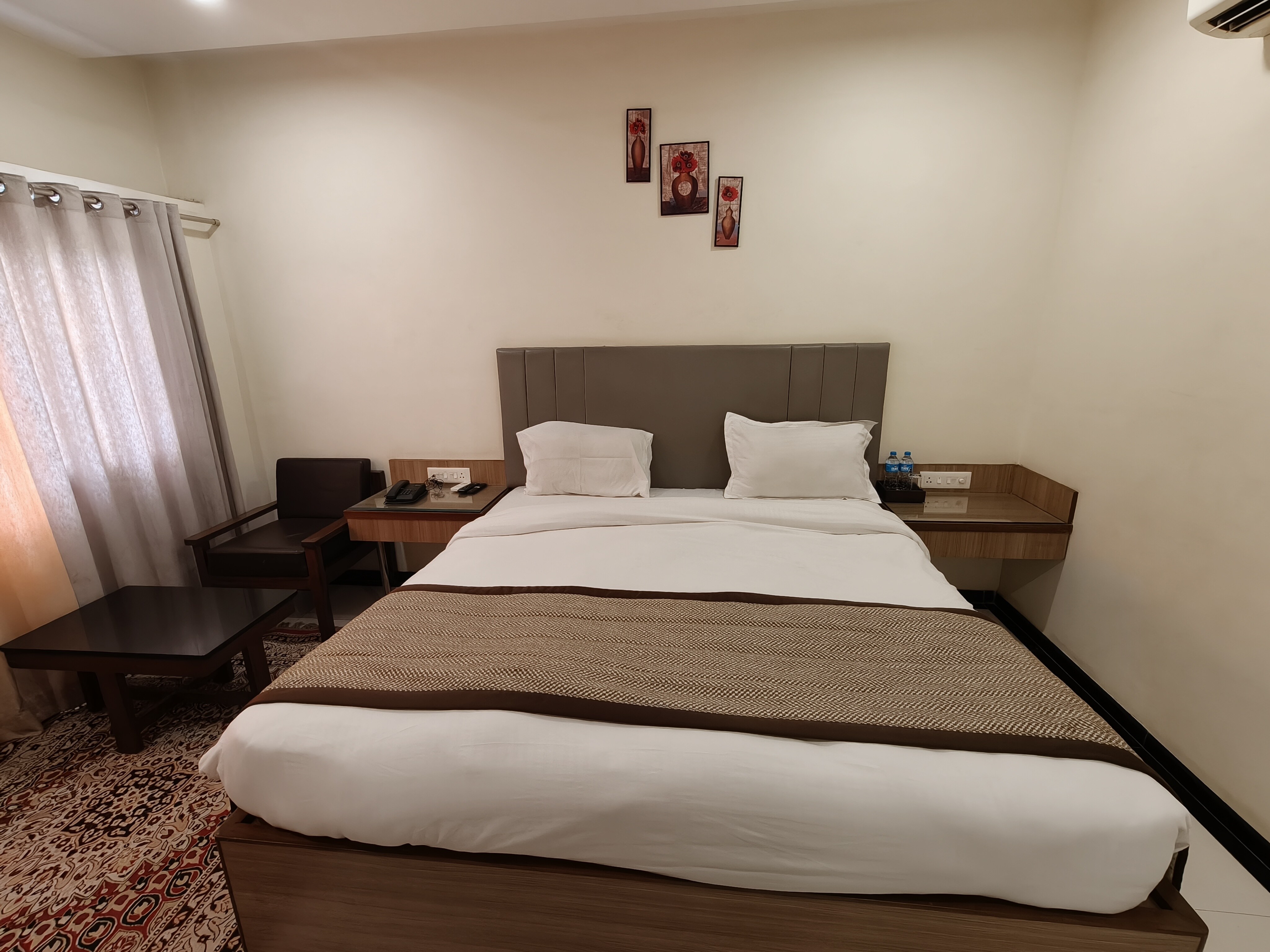 Pritam Park Hotel - Tap to explore photos