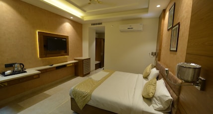Hotel RR 62 - Jaipur City Centre Hotel Room Type - Deluxe Room Hotel RR 62 - Jaipur City Centre Hotel Room Type - Deluxe Room