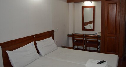 Hotel Shadow Moon Room Type - Non AC Standard Room