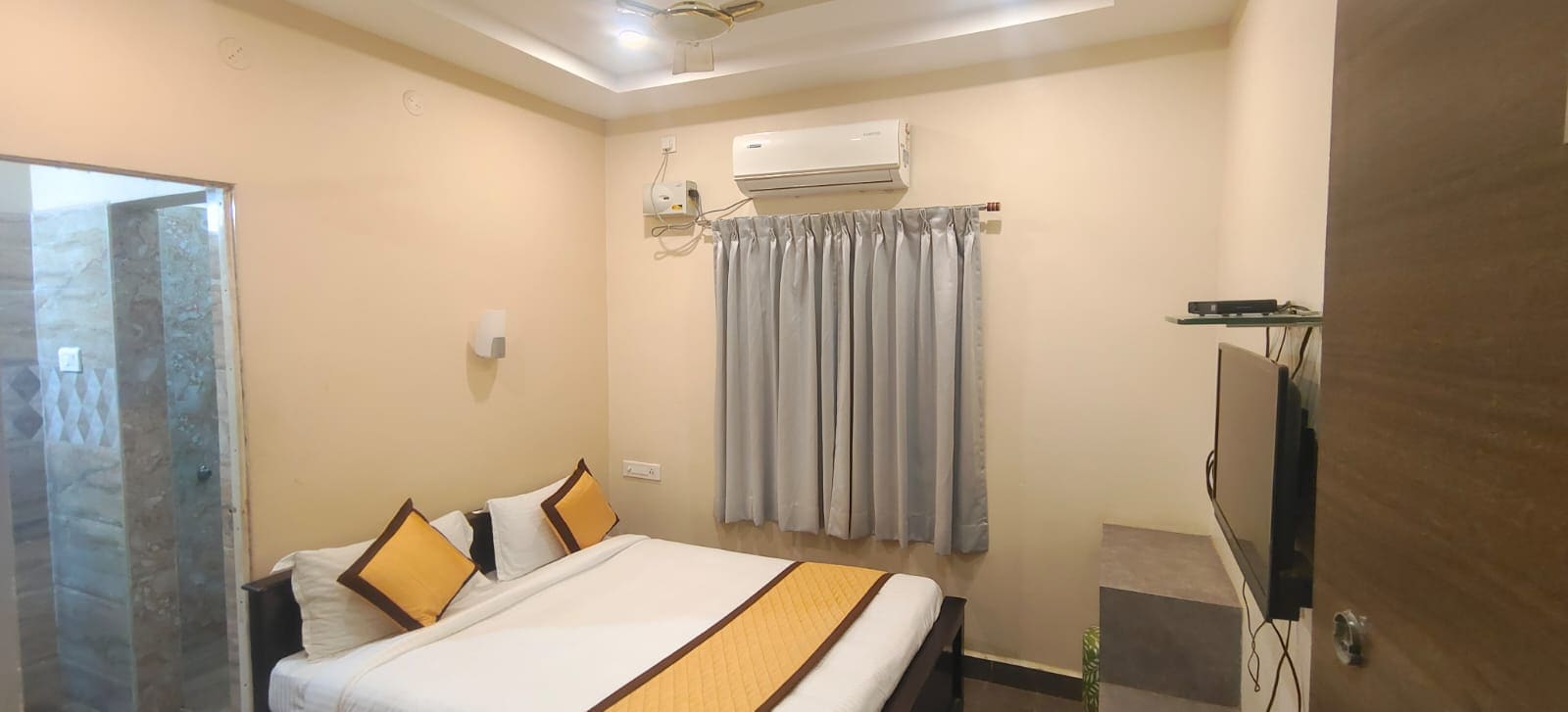 Hotel Bangalore Residency - Tap to explore photos
