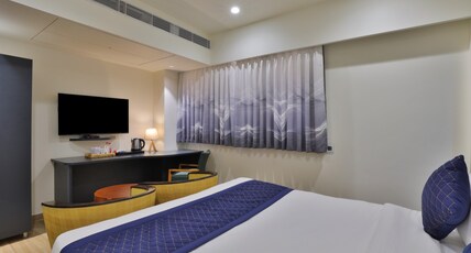 Hotel Empyrean Room Type - Premium King Bedded