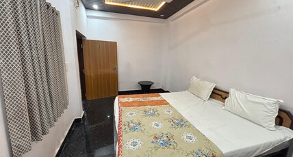Anjali palace Room Type - Deluxe Double Bedroom Non Ac