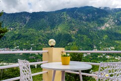Rooms of Cliffside Hotel and Cafe