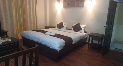 HOTEL HUNGREE RETREAT Room Type - Standard non view room (-2 floor from road level)