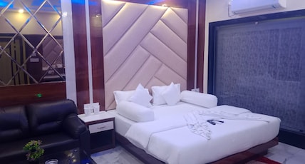 Swarnabhoomi Beach Resort Room Type - SUPER DELUXE ROOM WITH BALCONY AND BATH TUB 1ST FLOOR (DIAGONAL SEA VIEW FROM BALCONY) Swarnabhoomi Beach Resort Room Type - SUPER DELUXE ROOM WITH BALCONY AND BATH TUB 1ST FLOOR (DIAGONAL SEA VIEW FROM BALCONY)