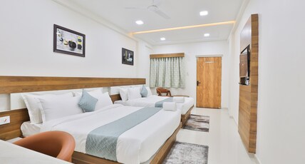Hotel SR Radhey KIM Room Type - FAMILY ROOM