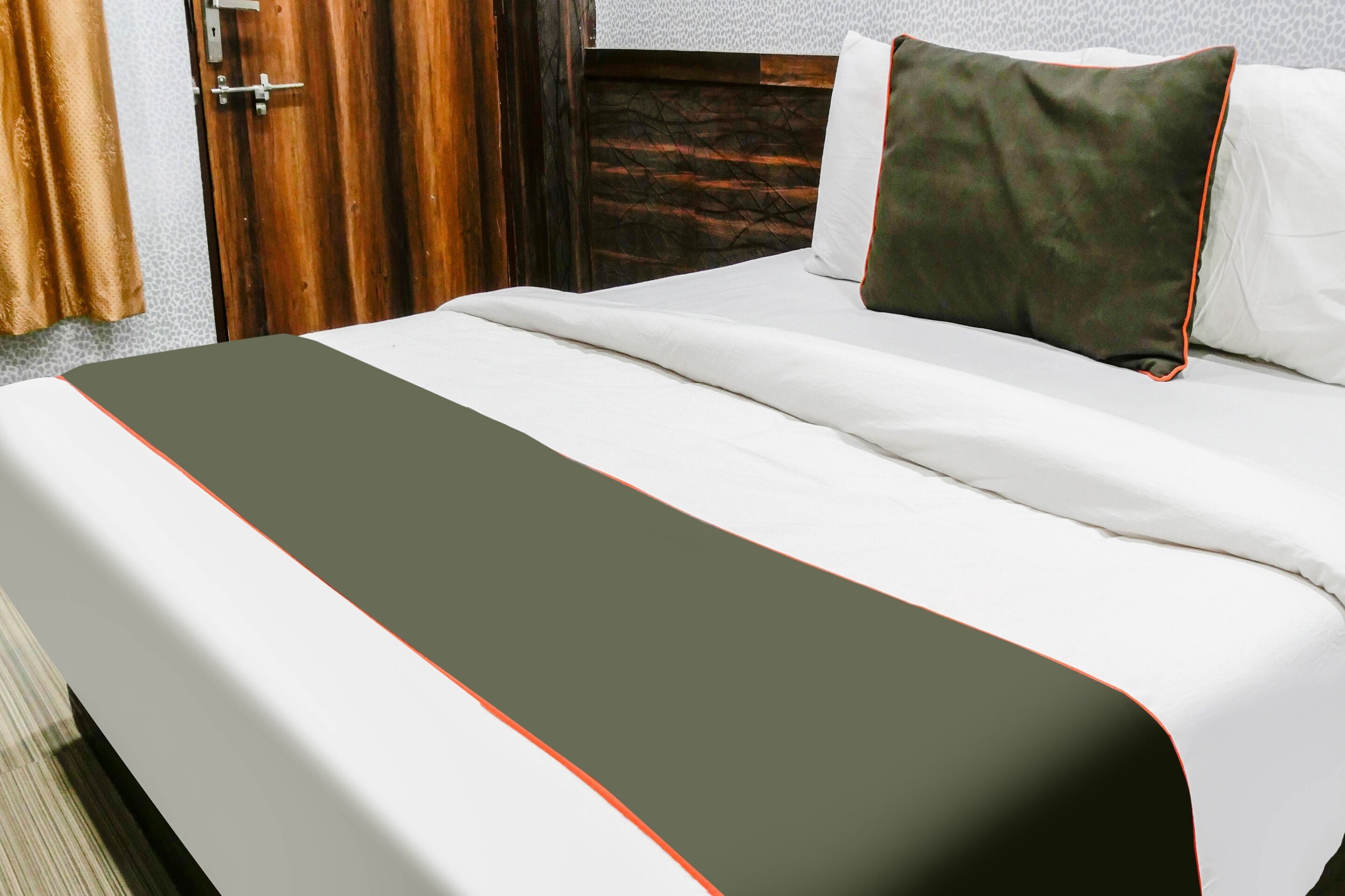 Super Collection O Hotel Day & Night - Tap to explore photos