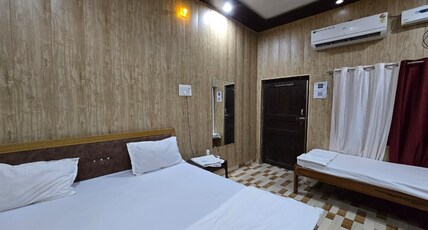 SHREE RAM AADHAR RESTAURANT AND GUEST HOUSE Room Type - Triple Deluxe Ac Room