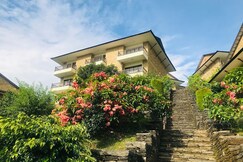 Rupakot Resort