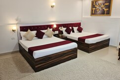 Jayaditya Palace 10 minutes walking from Shri Ram Mandir