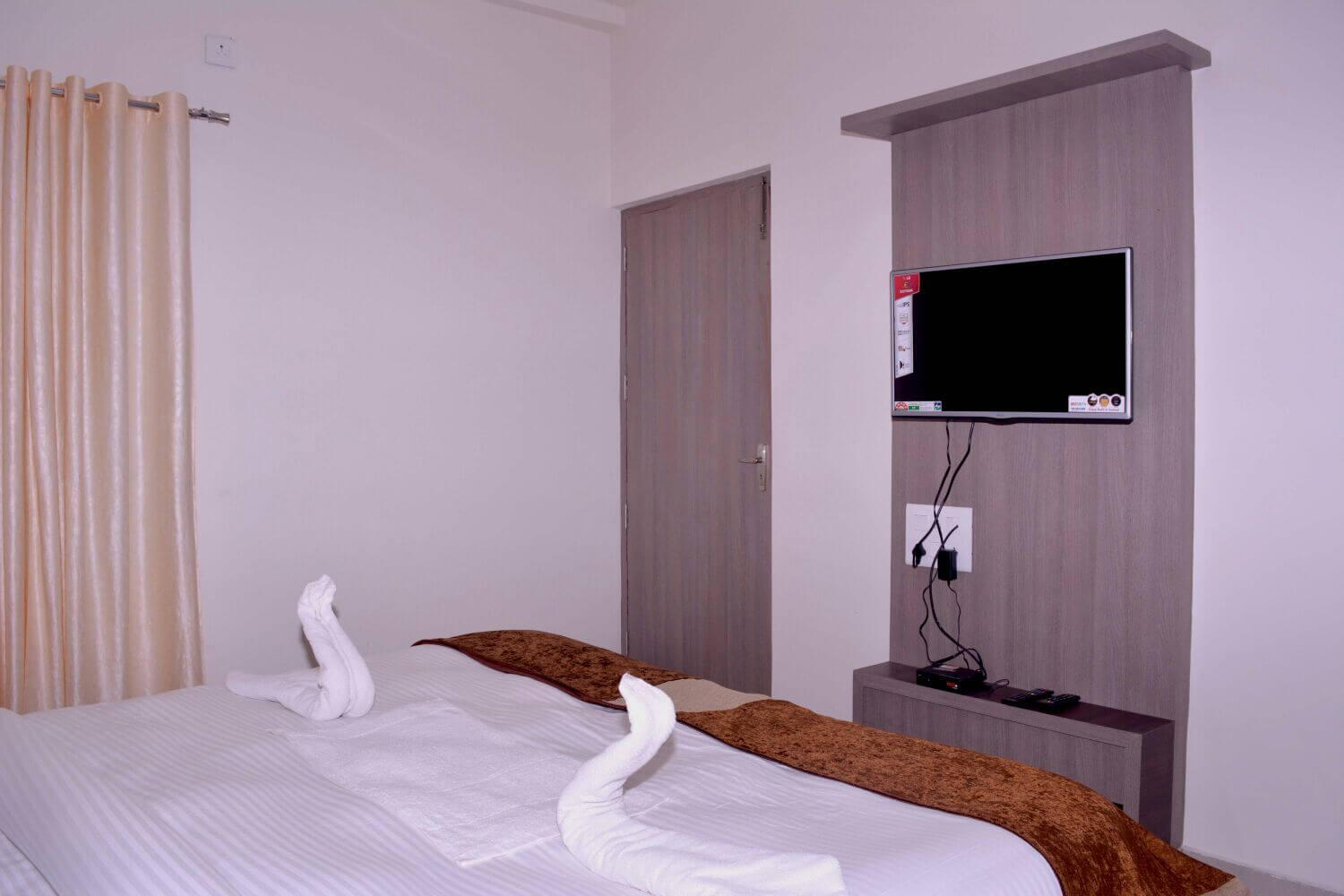 ATITHI HOTEL & RESTAURANT - Tap to explore photos