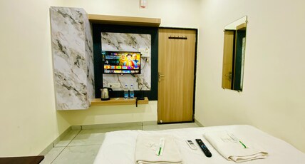 Hotel Shivay Palace Ujjain Room Type - Deluxe AC Room