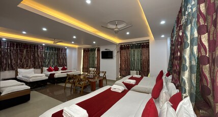 Hotel Raj Mandir Room Type - Platinum 8 Bed(Moving ropeway View, Hygienic Super Deluxe Room for 2 Big Families)