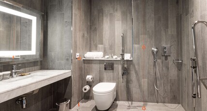 DoubleTree by Hilton Edinburgh - Queensferry Crossing Room Type - TWIN ACCESSIBLE ROOM