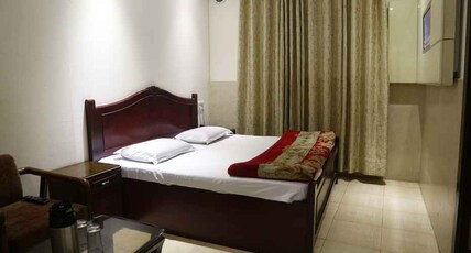 Kanchan Hotel Room Type - Deluxe Double Bed Room