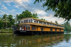 Prakriti Luxury Cruise Houseboat