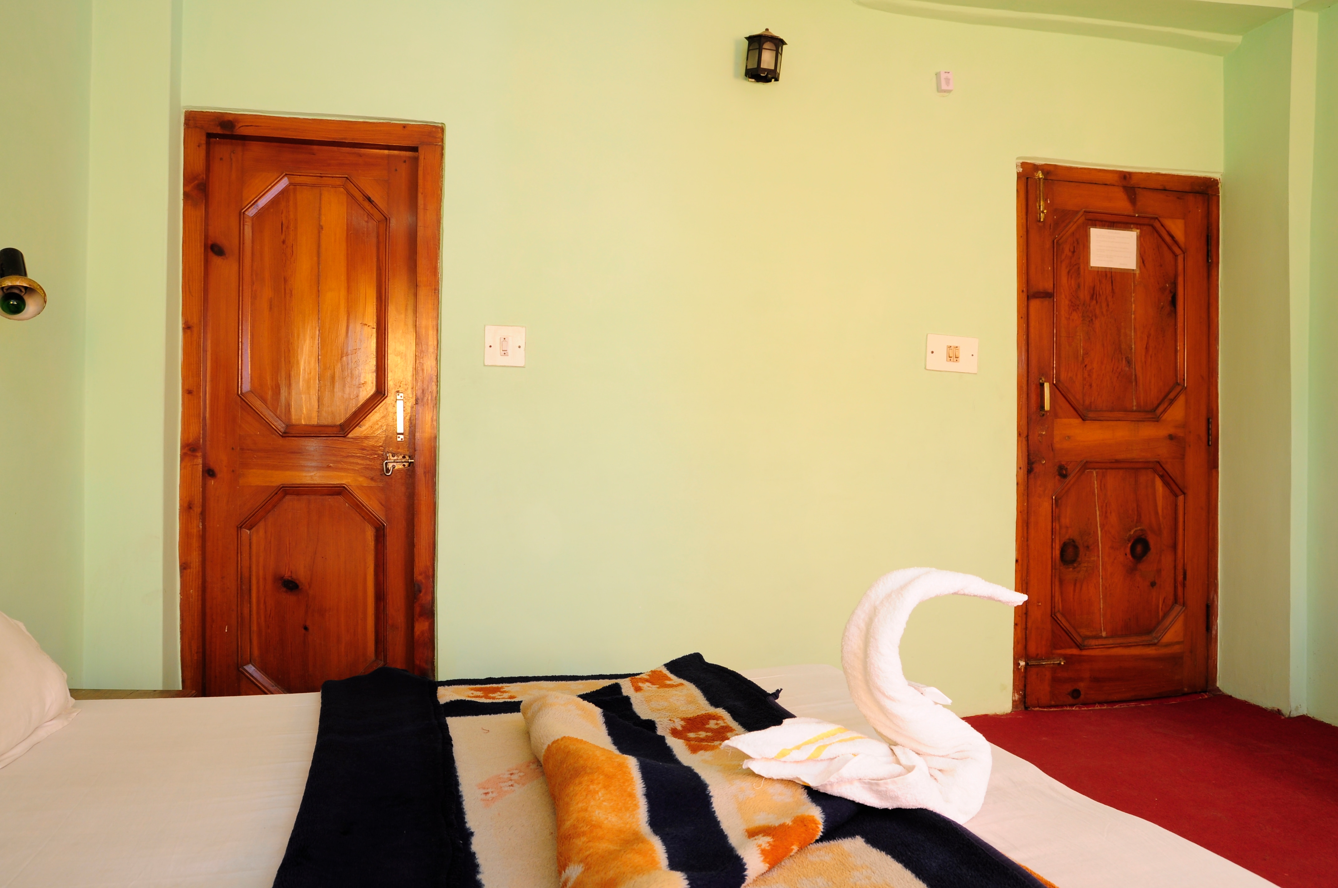 Hotel Neelkanth - Tap to explore photos