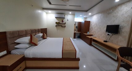 HOTEL 8th MILE SUITES Room Type - SUITE ROOM
