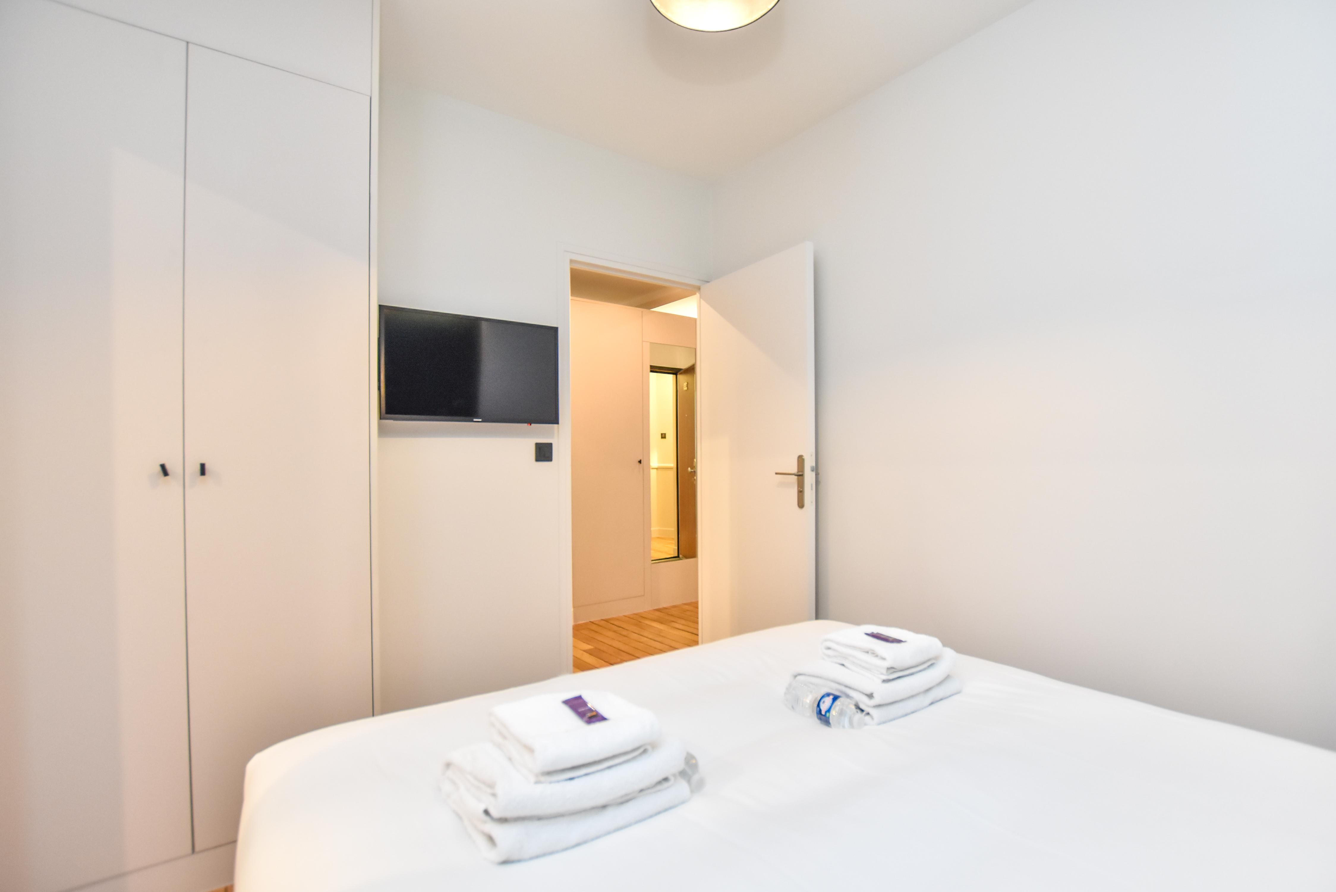 Authentic apartment - 2BR/8P - Opera - 1 - Tap to explore photos