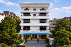 HOTEL VELVET THE ULTIMATE