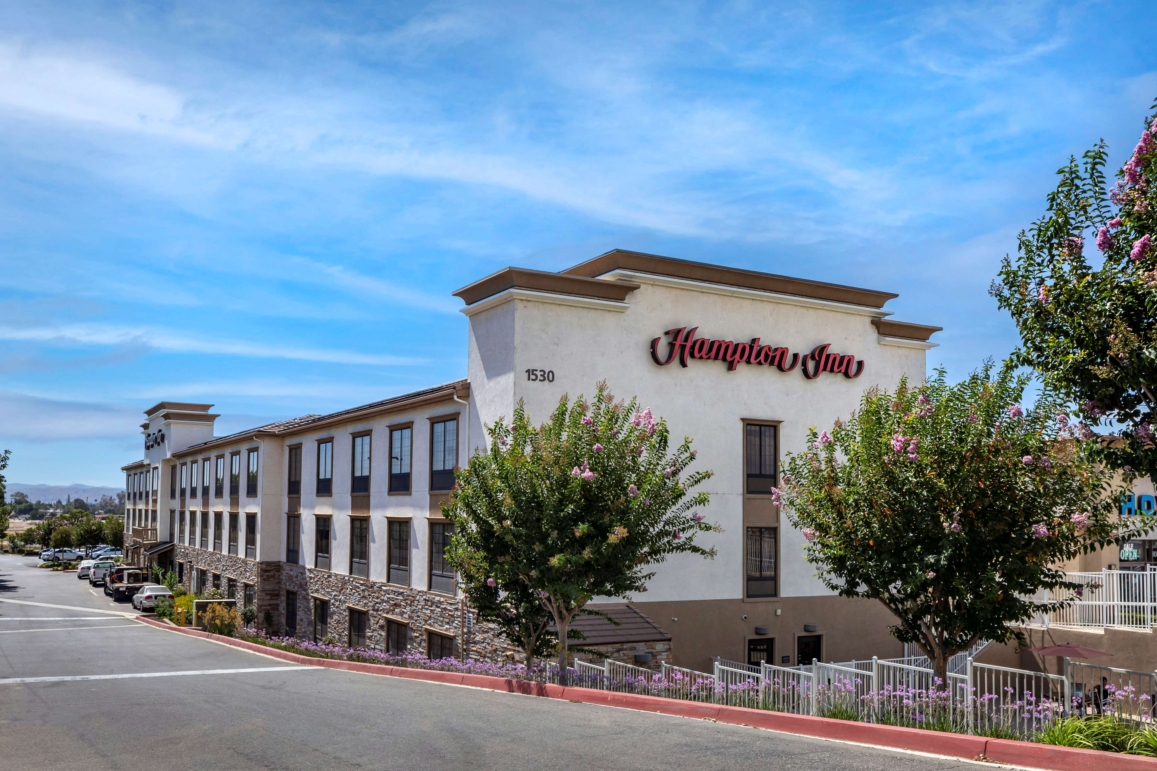 Hampton Inn Norco-Corona-Eastvale, CA - Tap to explore photos
