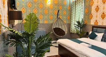 Hotel Hi Way Inn Room Type - Luxury King Bed Room