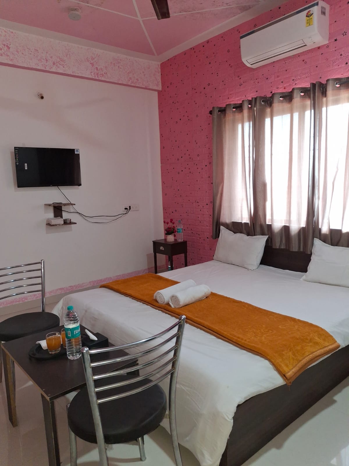 Vrindavan Hotel and Restaurant - Tap to explore photos