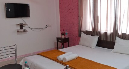 Vrindavan Hotel and Restaurant Room Type - Family Room with Pool View Queen Bed