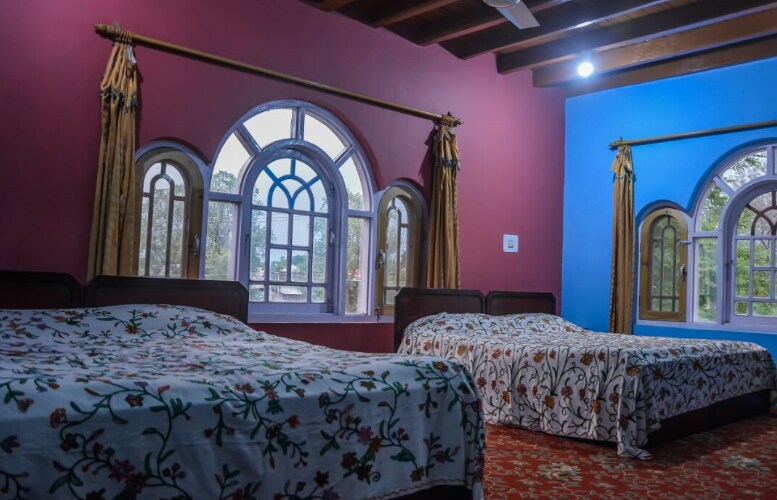 Hotel Bakhtawar - Tap to explore photos