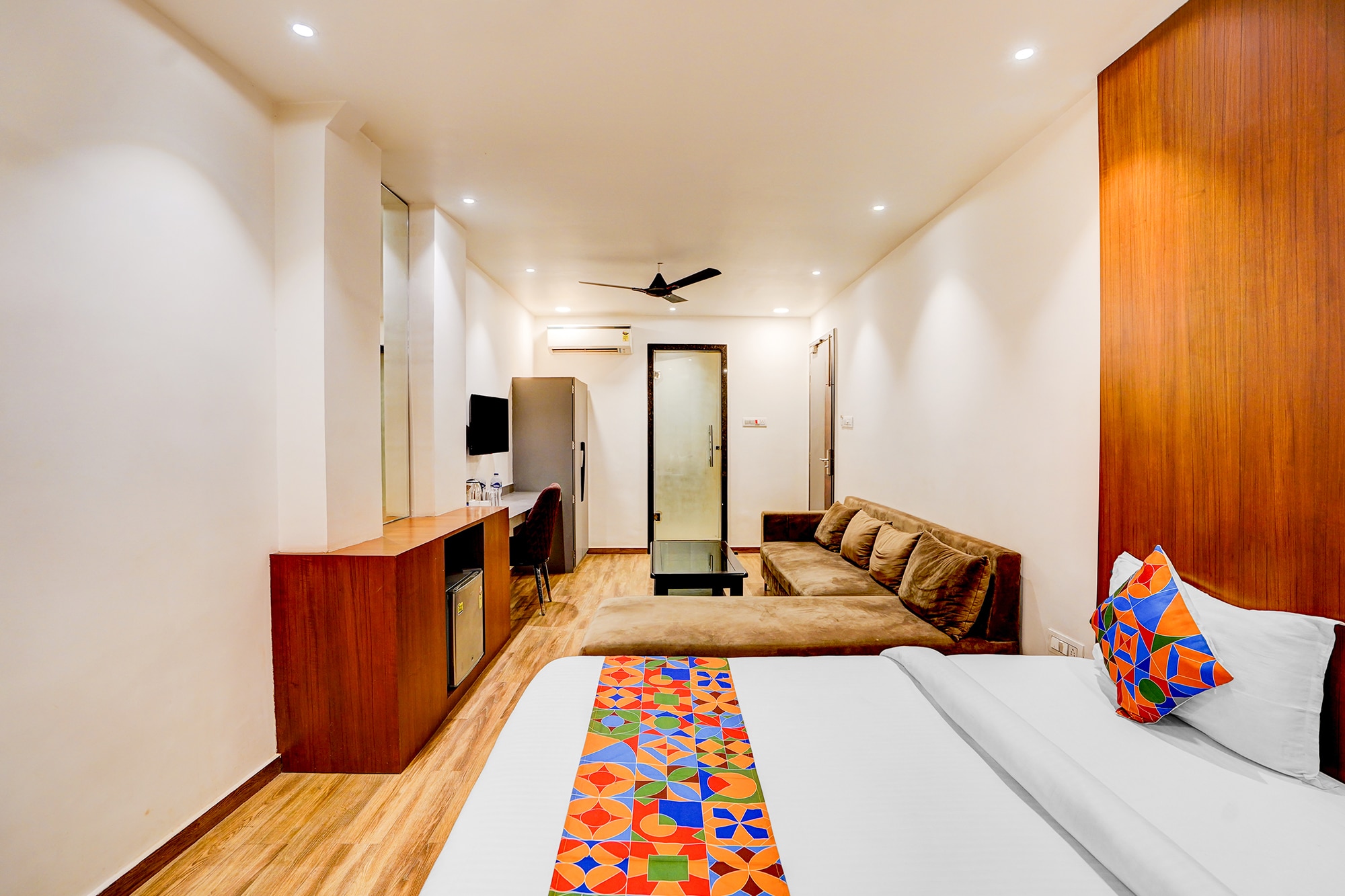 FabHotel Prime Kartar Grand - Nr. Fazalganj Chauraha - Tap to explore photos