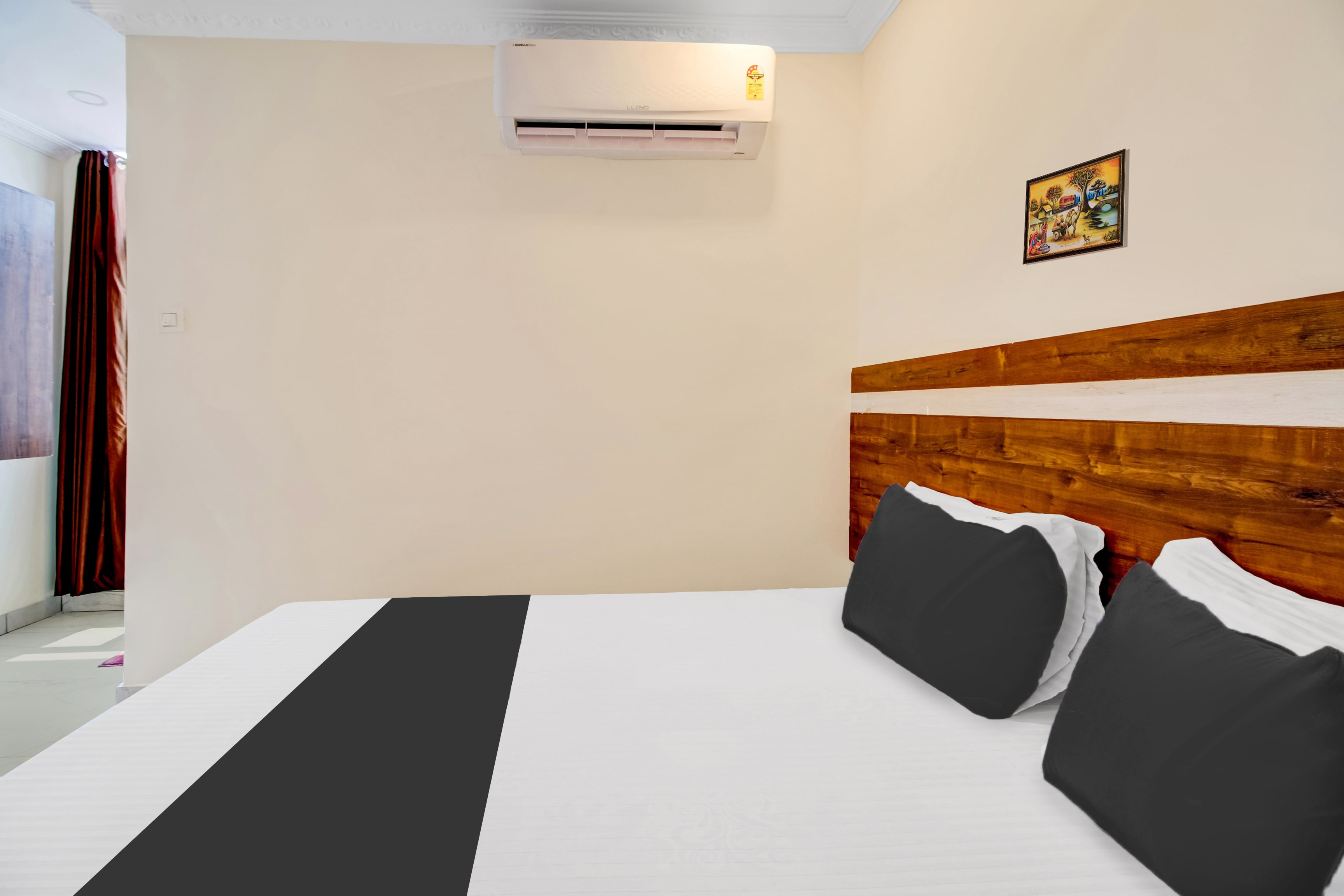 Hotel O Leela Elite - Tap to explore photos