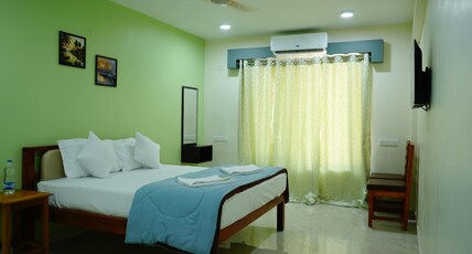 3 WONDERS Room Type - AC PREMIUM ROOM