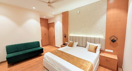 HOTEL WAVE INN Room Type - King Suite