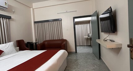 NK GUEST HOUSE Room Type - Garden View Deluxe Room with Balcony