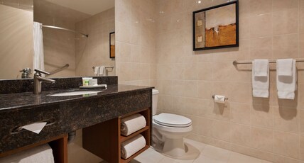 Best Western Plus Orangeville Inn & Suites Room Type - Suite-2 Queen Beds, Non-Smoking, Kitchenette, Sitting Area, Sofabed, Full Breakfast
