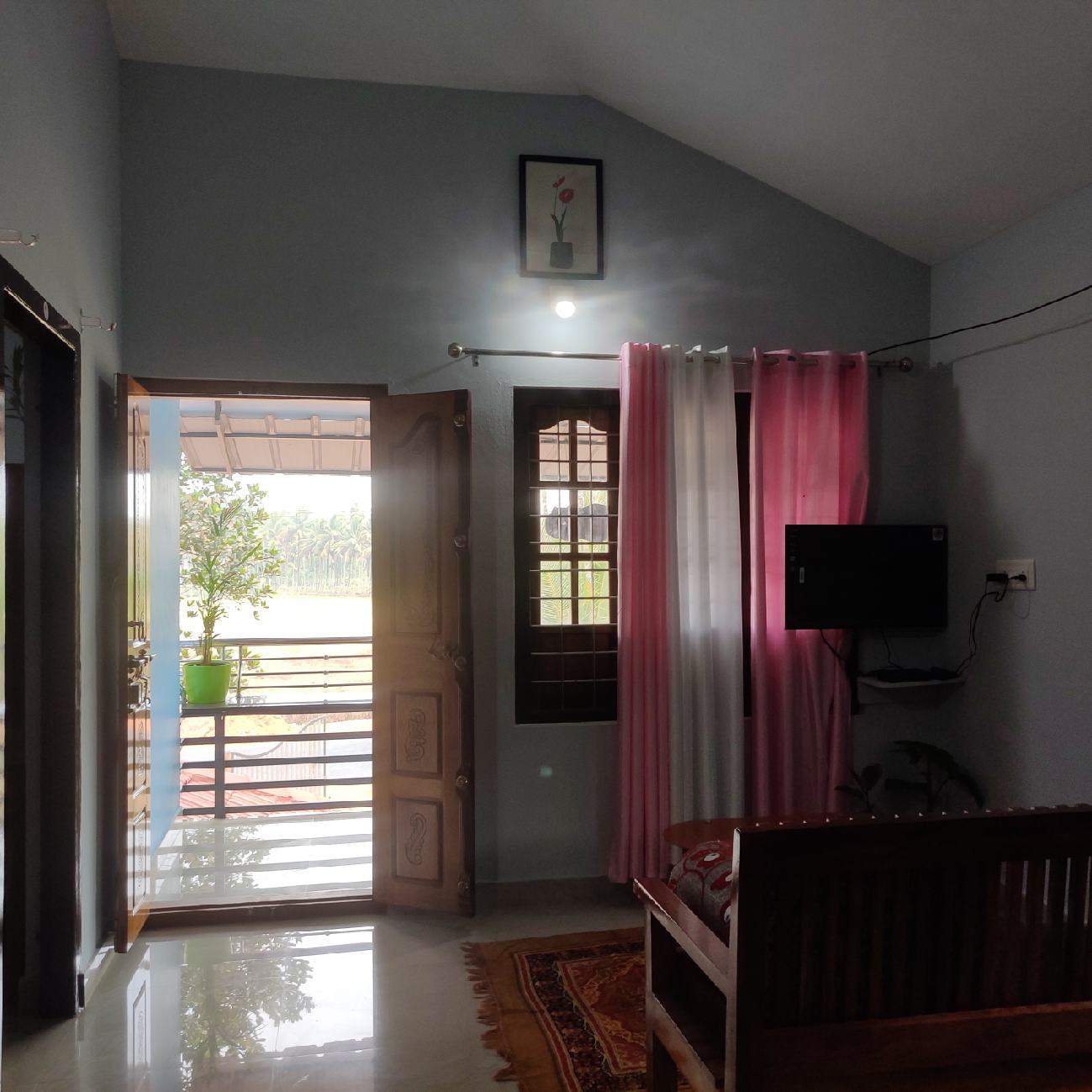 Honey Homestay - Tap to explore photos
