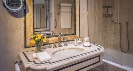 Rome Cavalieri, A Waldorf Astoria Hotel by Hilton Room Type - TWIN DLX PRIVATE PARK VIEW