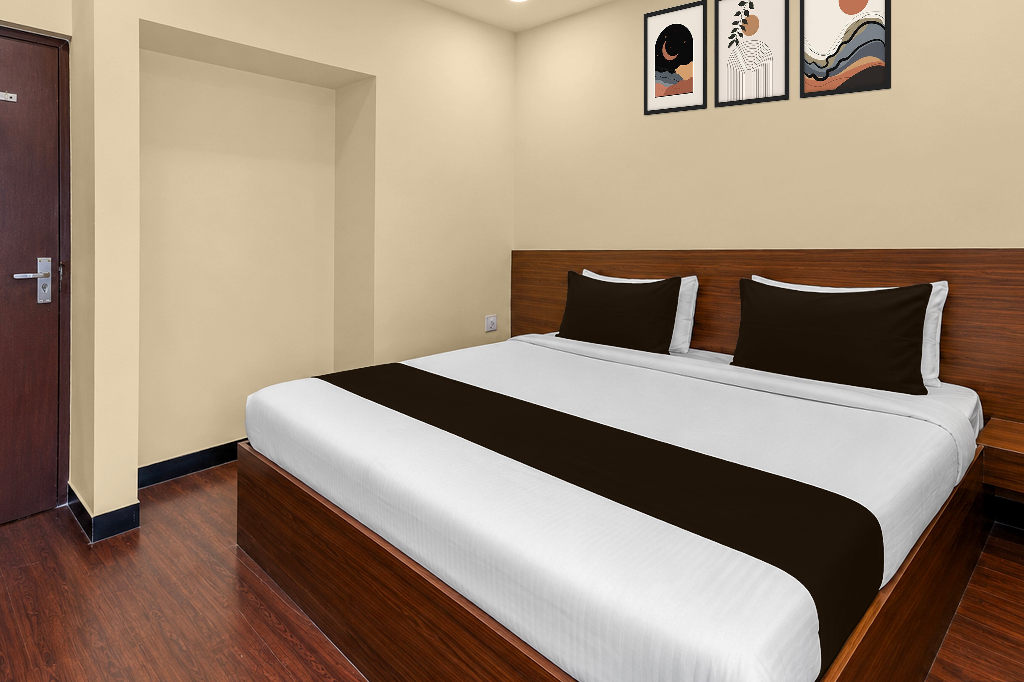 Hotel O Lakdi Ka Pul Formerly Stay Comfort - Tap to explore photos