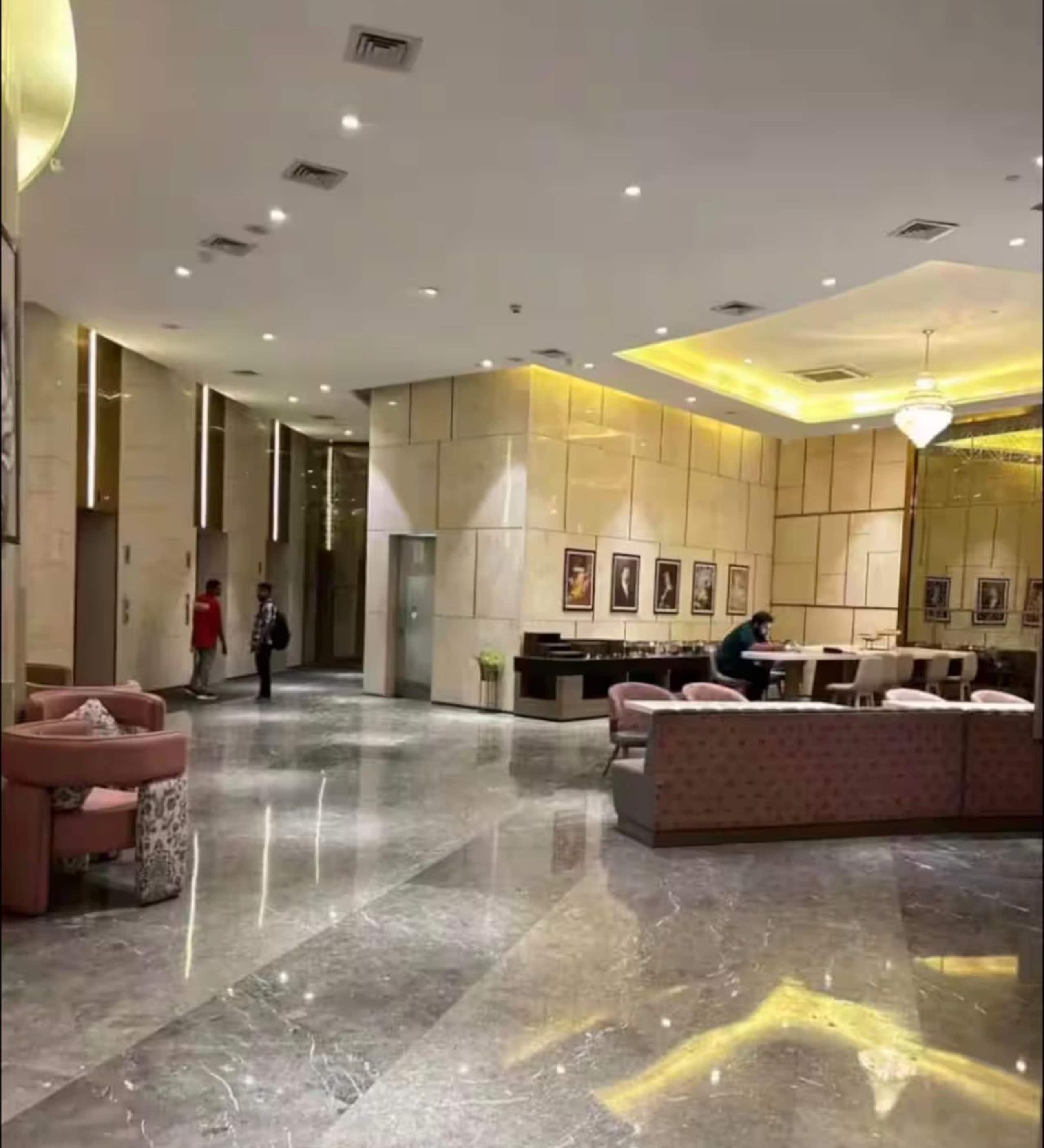 Couples friendlly Half day Stay At Supernova Noida - Tap to explore photos